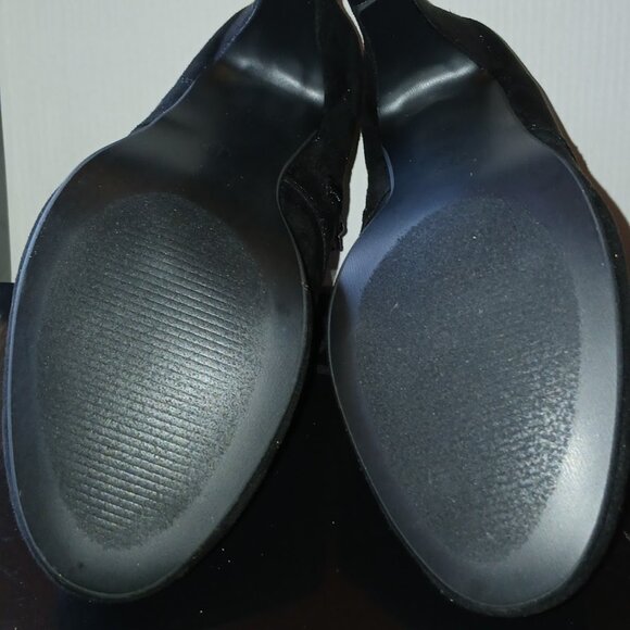 New in the box, Black Suede Journee Collection Leona Ankle Bootie - Picture 5 of 12